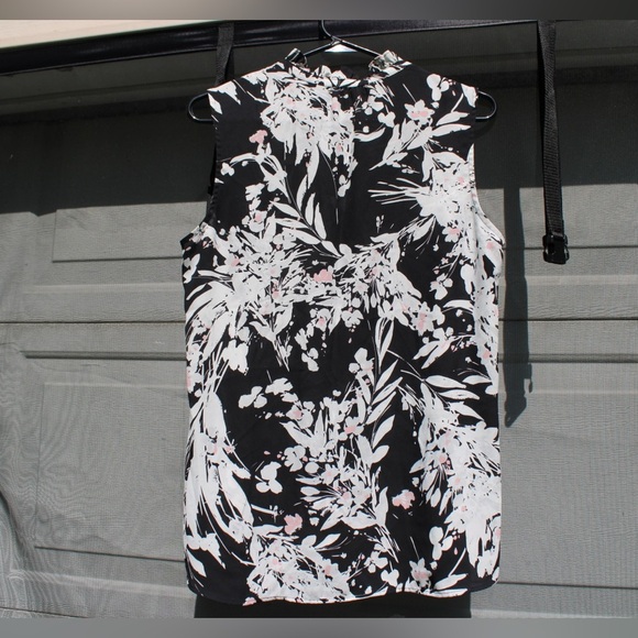 Van Heusen Medium Tank Top - Picture 5 of 6